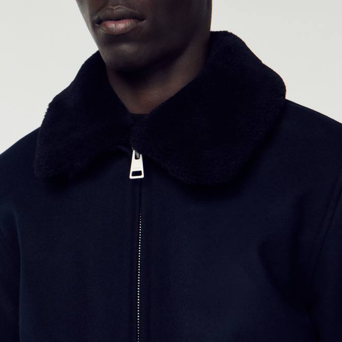 Sandro Paris miehet lentäjätakki lampaankauluksella VLHP680 vaatteet laivastonsininen